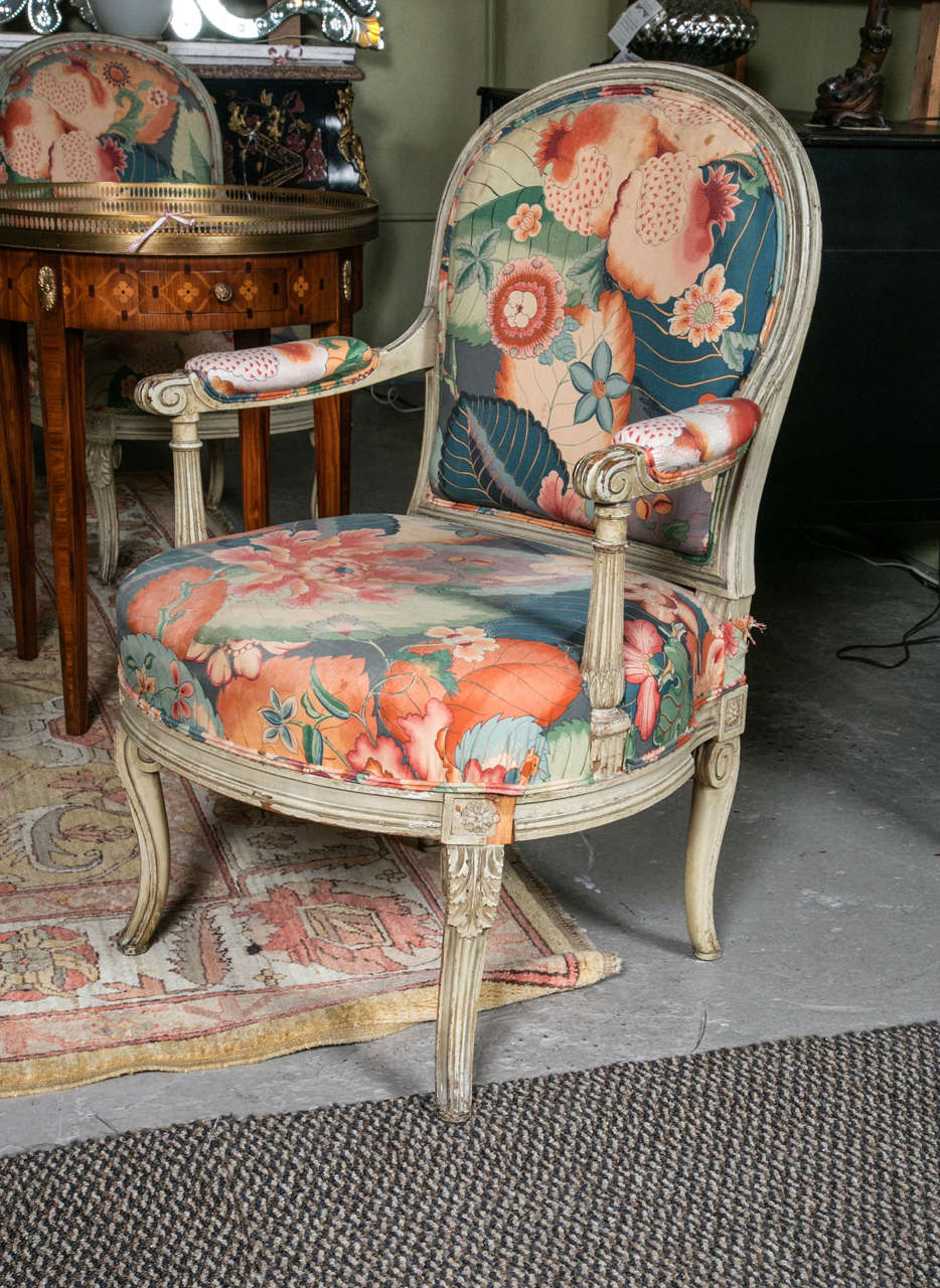 Set of Four Carved and Paint Decorated Fauteuils by Jansen Turned Carved Legs In Good Condition In Stamford, CT