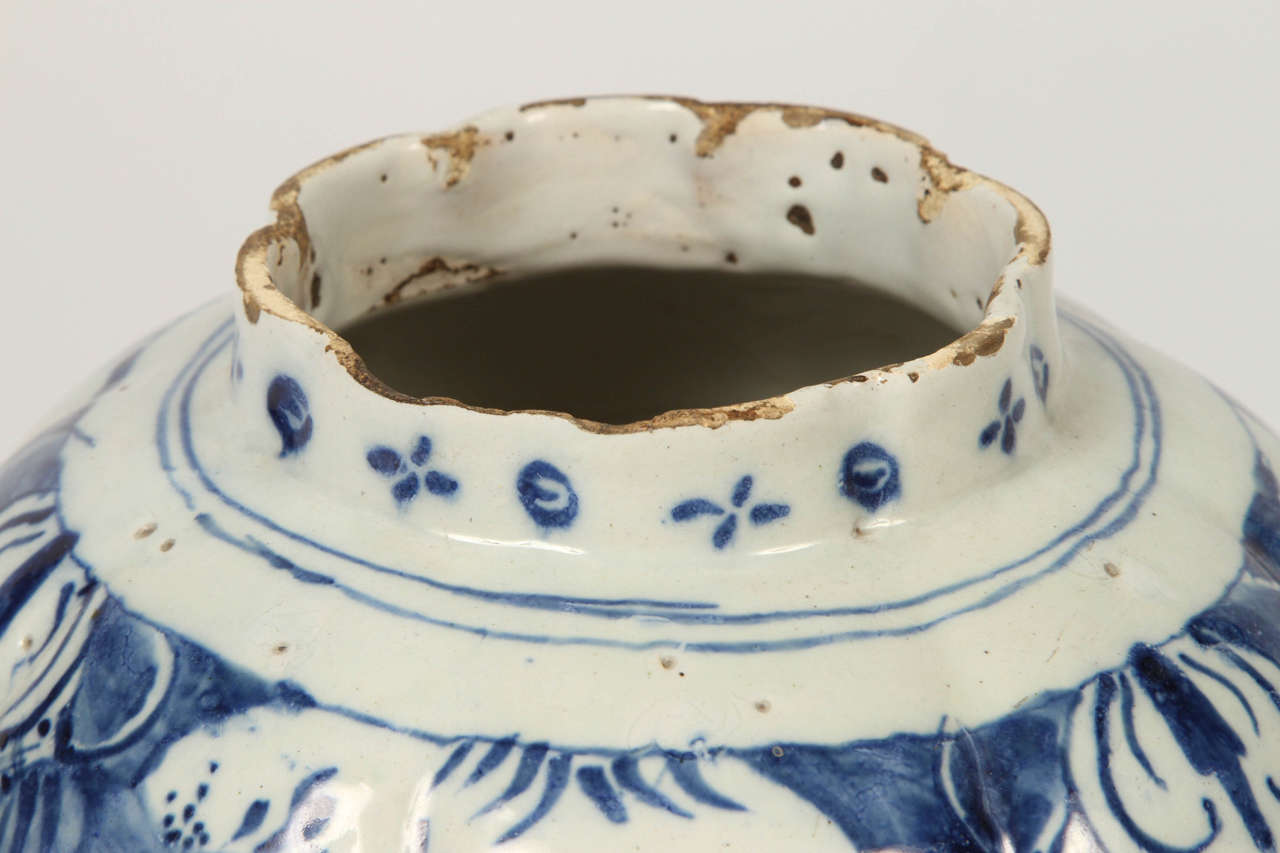 18th Century Blue and White Delft Vase For Sale 1
