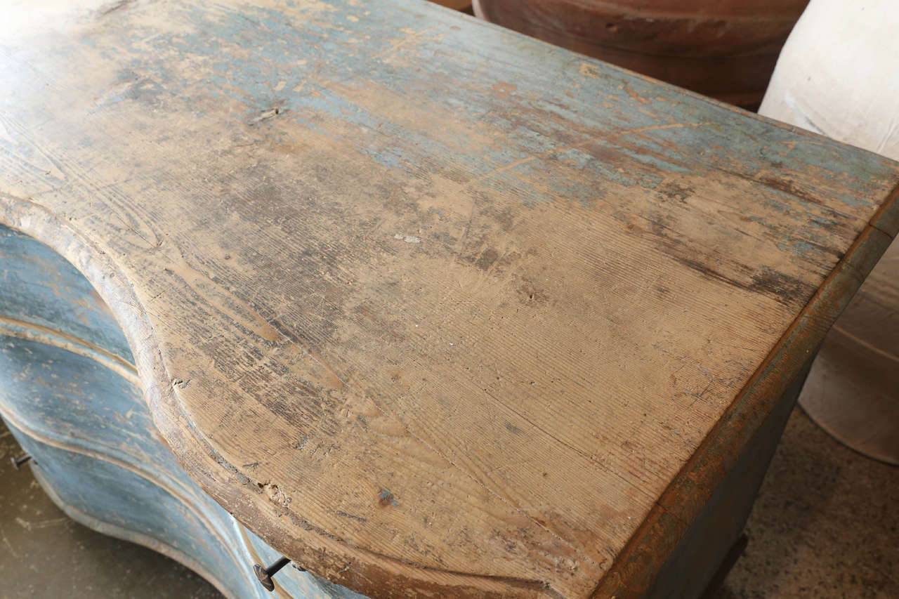 Gustavian 18th Century Swedish Serpentine Commode