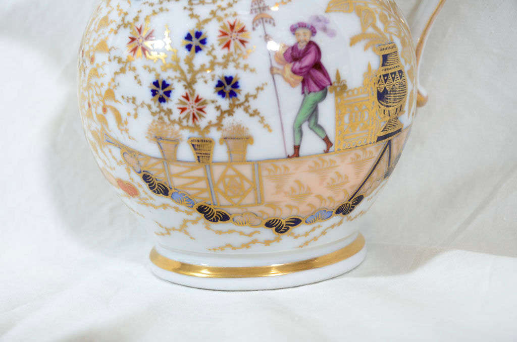 A Chamberlain's Worcester Chinoiserie Jug 2