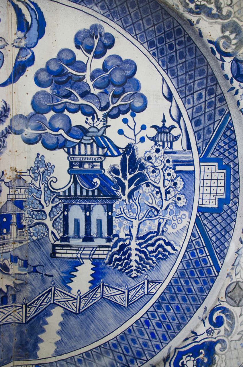 Huge Screen or Wall Hanging in the Form of a Willow Pattern Plate In Good Condition In London, GB