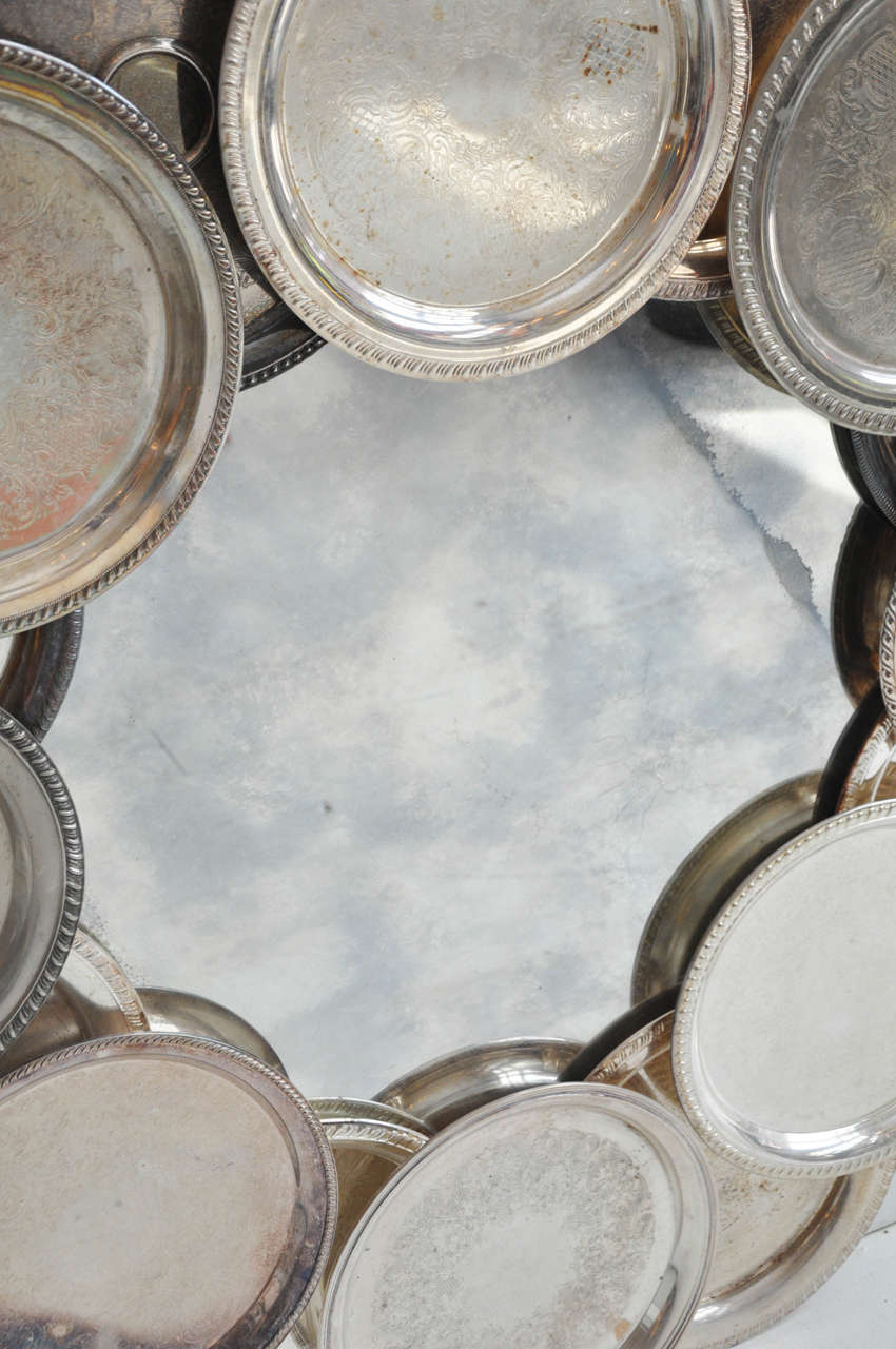 Antique Round Mirror of Plates In Good Condition For Sale In Phoenix, AZ
