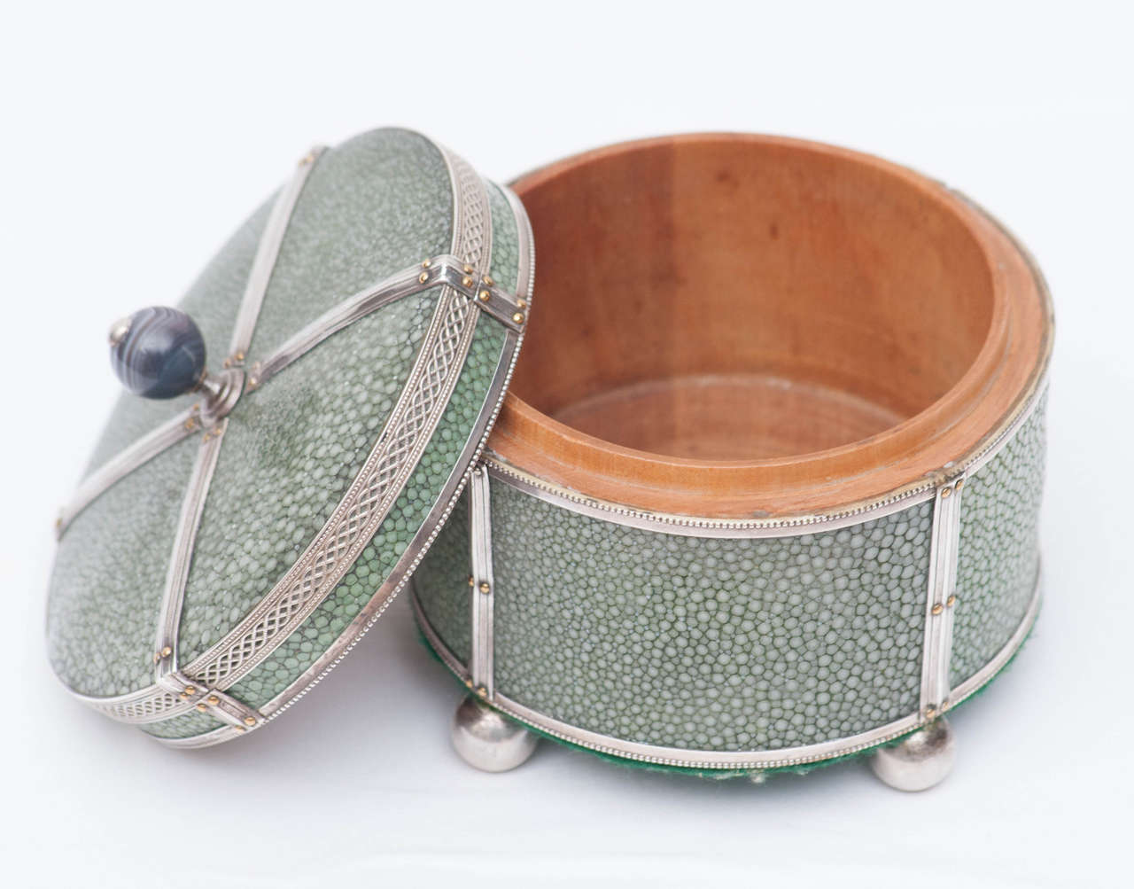 Silver Mounted Shagreen Box With Agate Finial