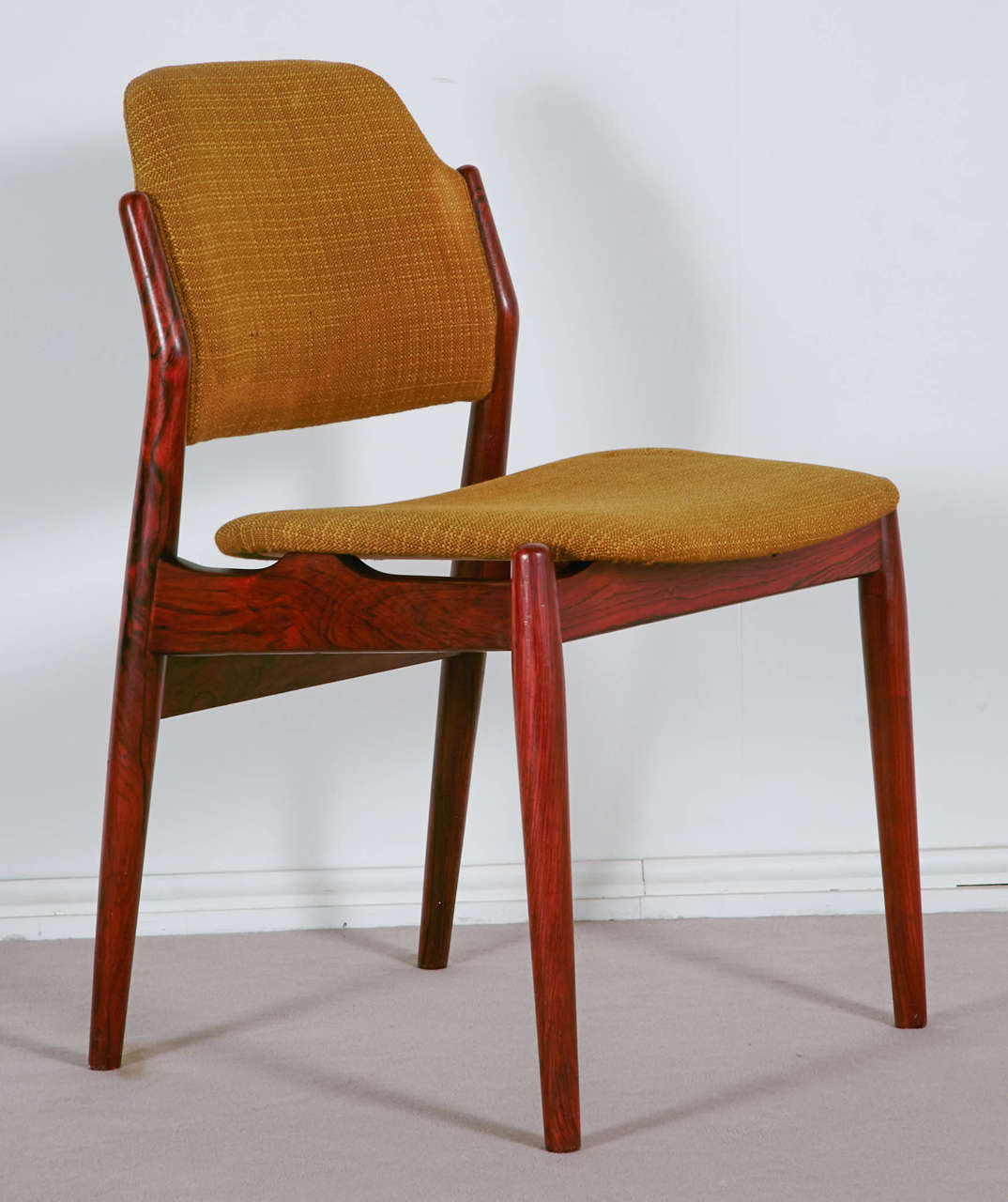Set of Six Danish Design Rosewood Chairs by Arne Vodder, Sibast Edition In Good Condition For Sale In Paris, FR