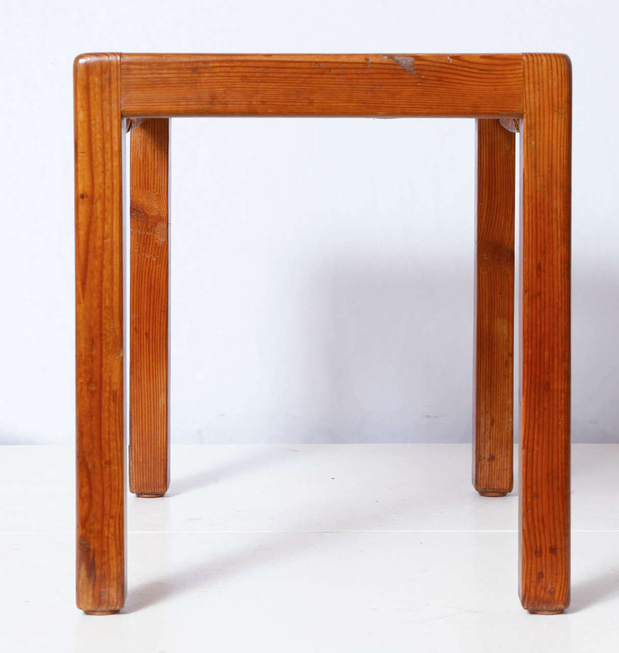 Pair of Pine and Cane Stools, circa 1930 In Good Condition For Sale In Brussels, BE