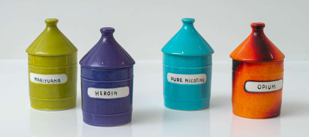 Complete original set of Raymor drug jars.
In excellent condition no chips or cracks.
