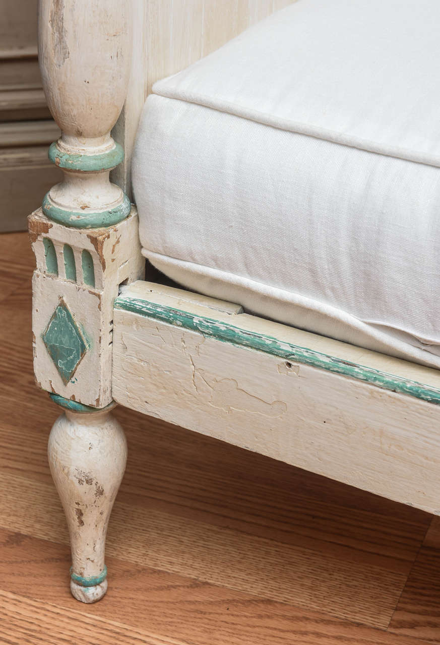 Swedish 19th Century Gustavian Painted Daybed