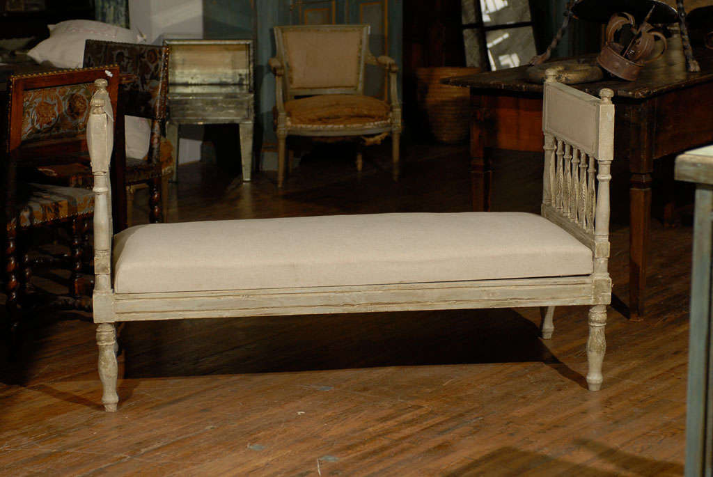 Mid-19th Century Swedish Gustavian Style Daybed 2