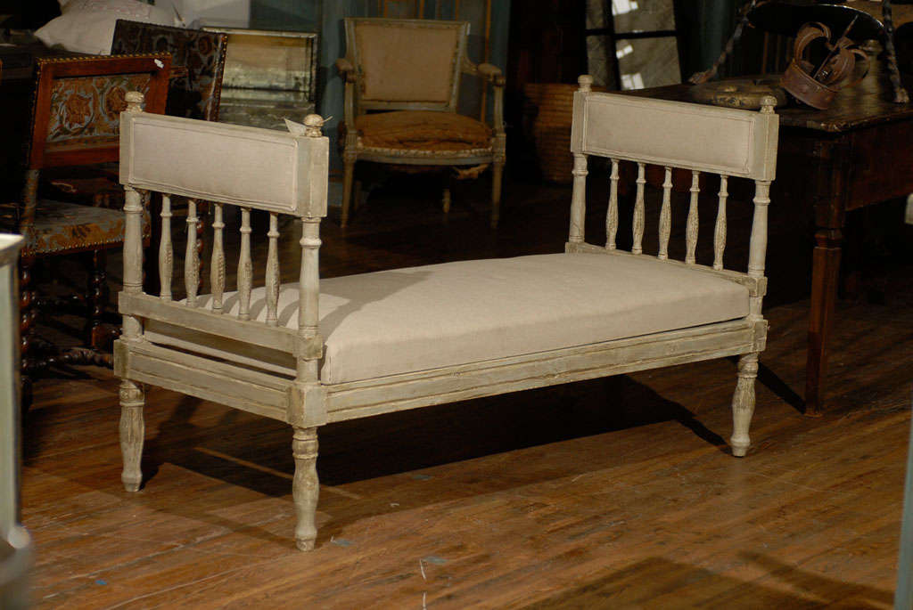 Mid-19th Century Swedish Gustavian Style Daybed 5