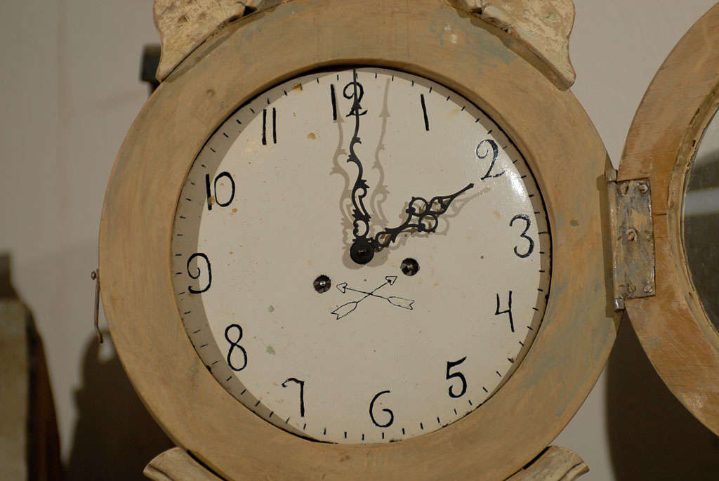Swedish 19th Century Mora Style Clock with Stylized Ribbons 3