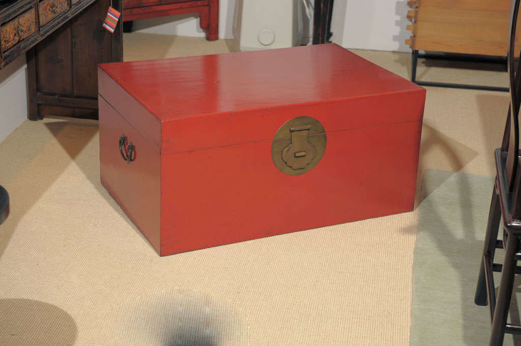 Chinese Red Trunk