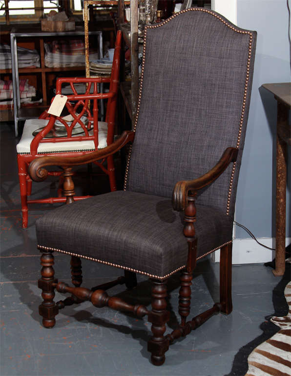 Arm chair in linen and nailheads