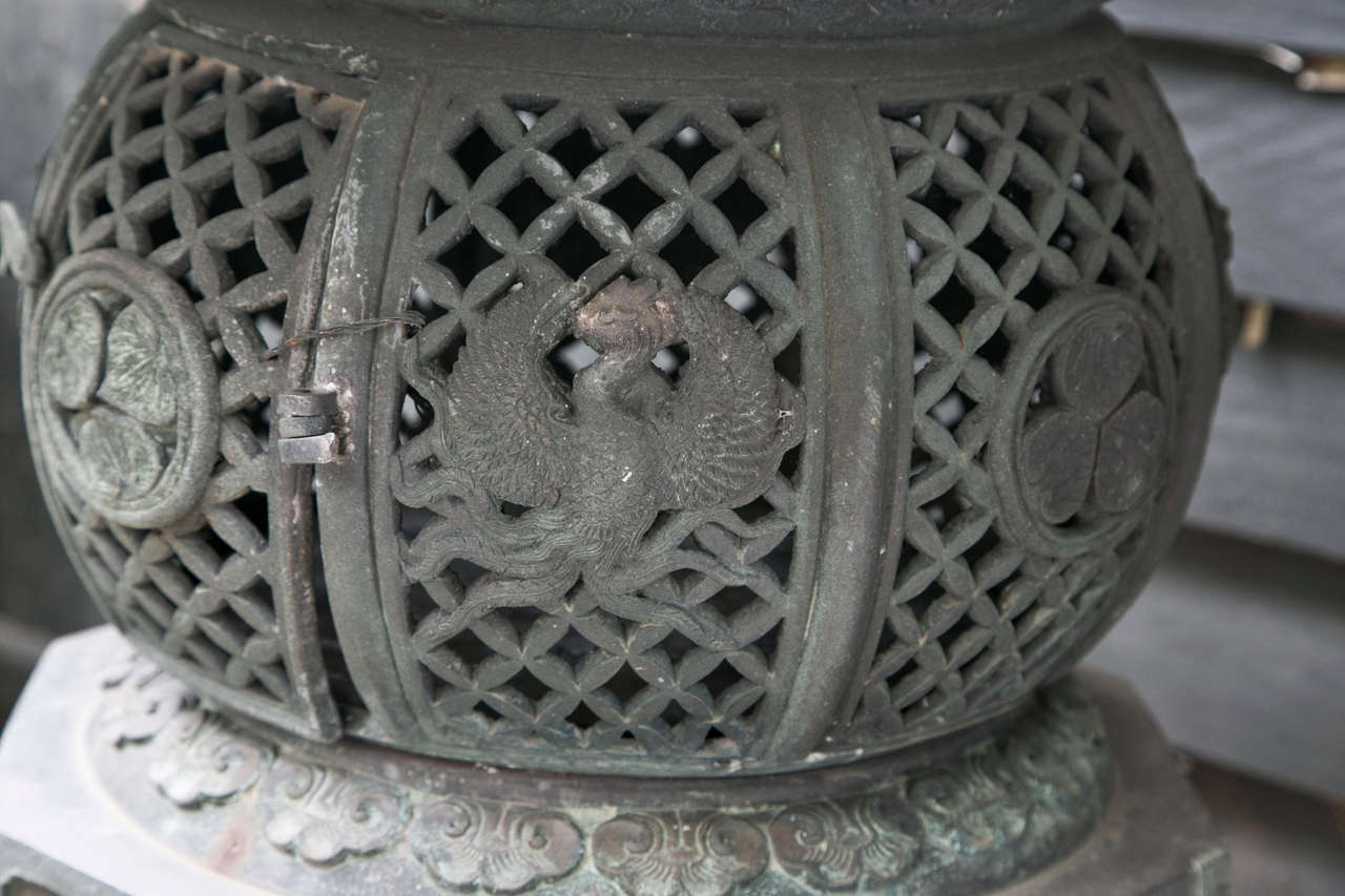Large Bronze Japanese Garden Lantern In Good Condition For Sale In Woodbury, CT