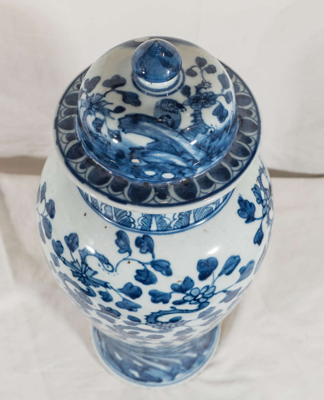Antique Chinese Porcelain Blue and White Vase at 1stdibs