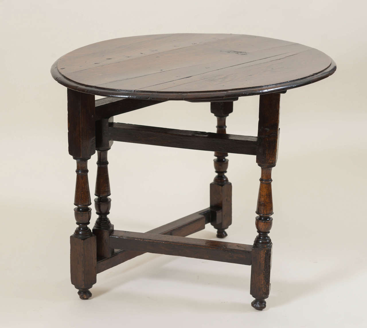 Early 18th Century English Oak Coaching Table