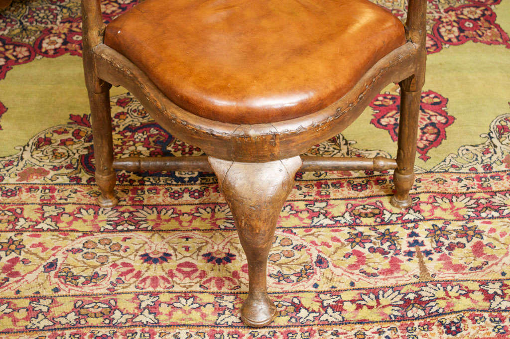 Italian Walnut Corner Chair with Leather Drop Seat, circa 1780 1