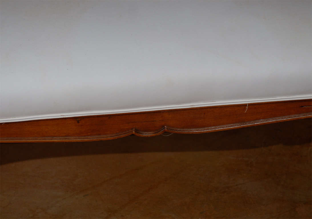 19th Century French Louis XV Walnut Banquette 1