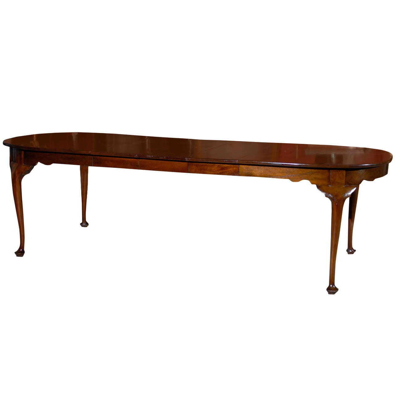 Queen Anne style Dining Table at 1stDibs