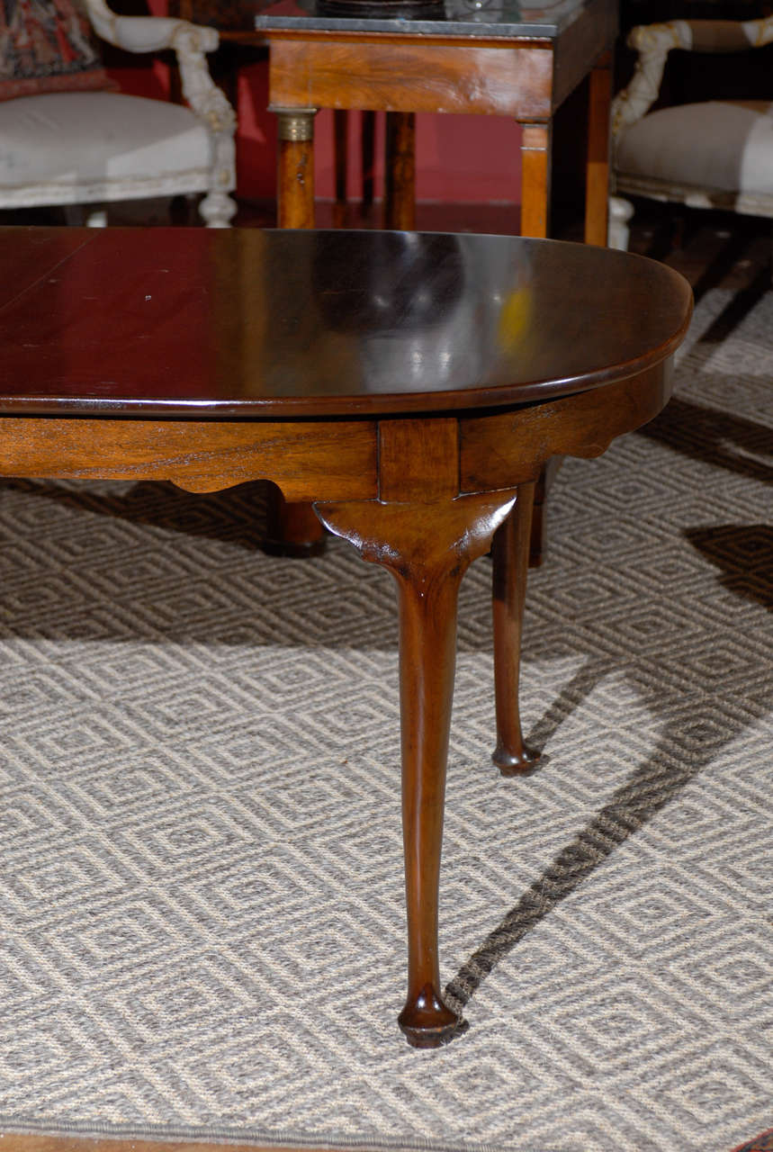 Queen Anne style Dining Table at 1stDibs