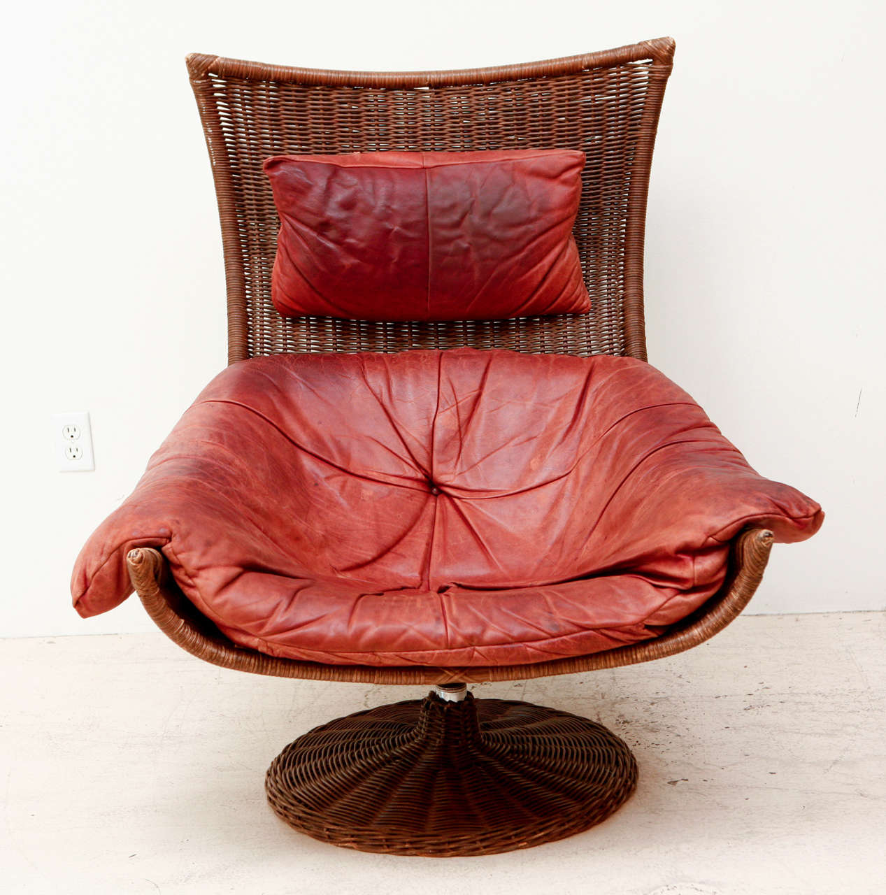 Gerard van den Berg Leather & Rattan Swivel Lounge Chair In Excellent Condition In Los Angeles, CA