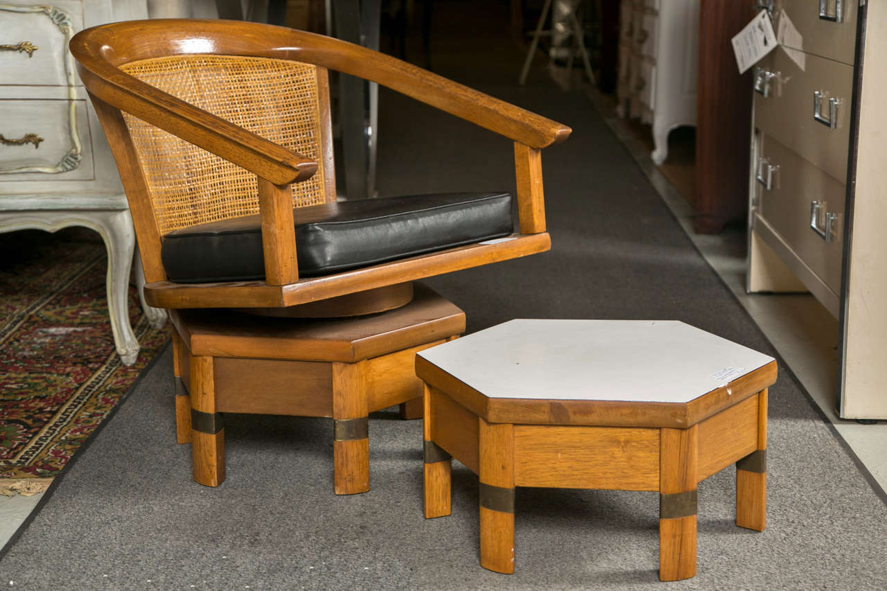 Pair of Vintage Edward Wormley Lounge Chairs and Ottomans 3