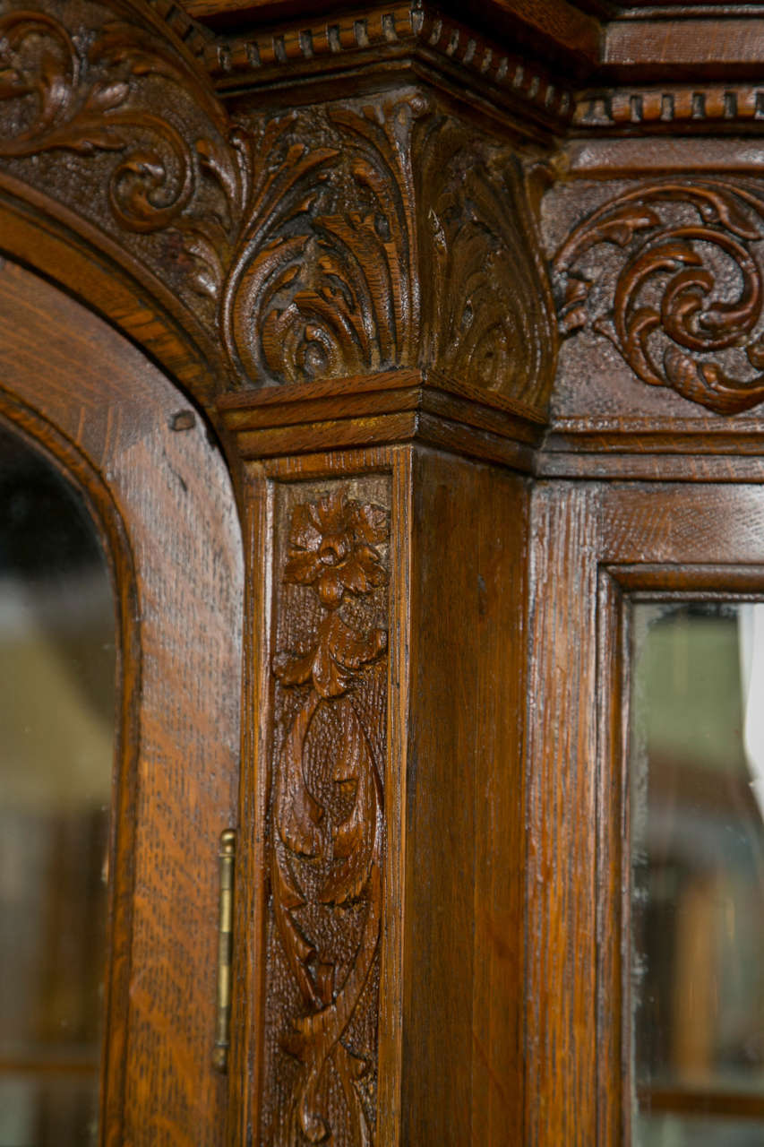 Horner Brothers Victorian Curved Glass China at 1stDibs