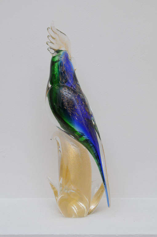 Set of Two Mid-Century Modern Murano-Glass Exotic Birds (Cockatoo and Parrot) In Excellent Condition In West Palm Beach, FL