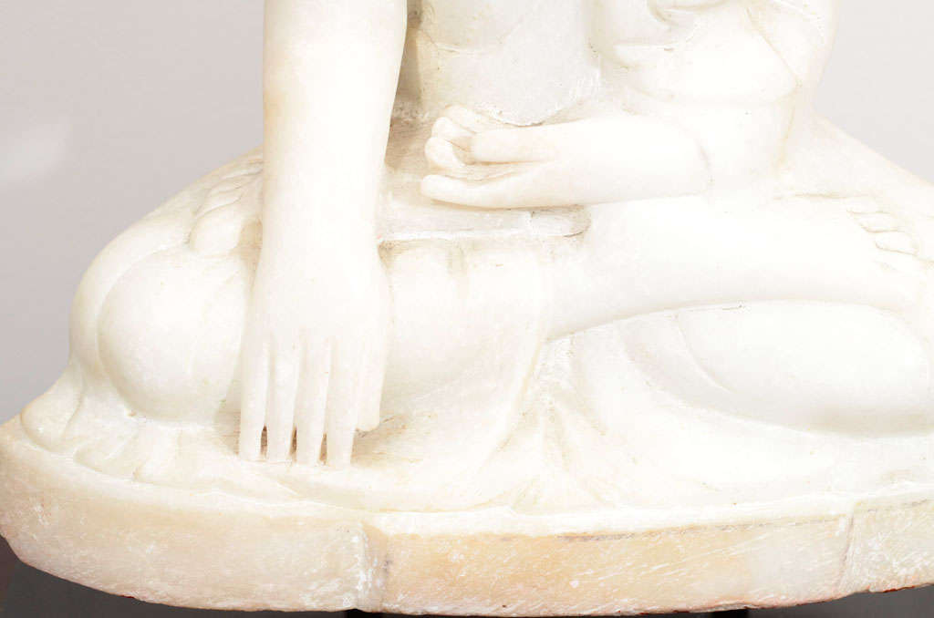 19th Century Alabaster Seated Buddha For Sale 2