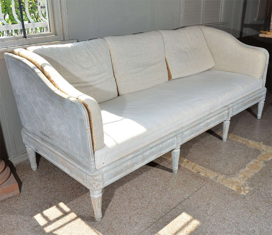 BEAUTIFUL DETAIL ON CLASSIC GUSTAVIAN SETTEE/ CARVED TRELLIS DESIGN ON SIDES  / WRAPPED RIBBON DESIGN ON ARM /
CARVED DETAILS ON APRON AT LEG CORNERS