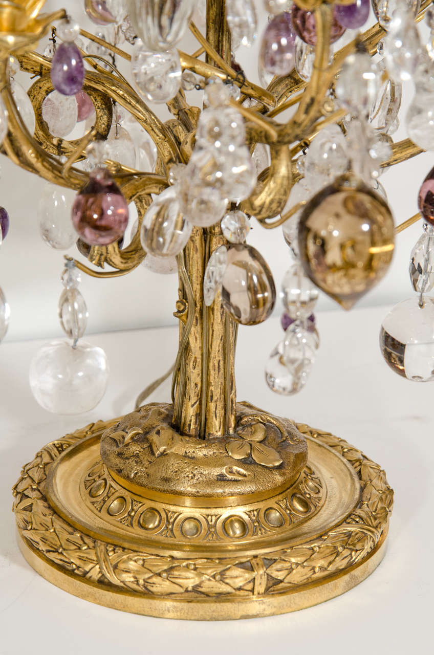 Francese Coppia di splendide lampade antiche Bagues in stile Luigi XVI in bronzo dorato e cristallo di rocca in vendita