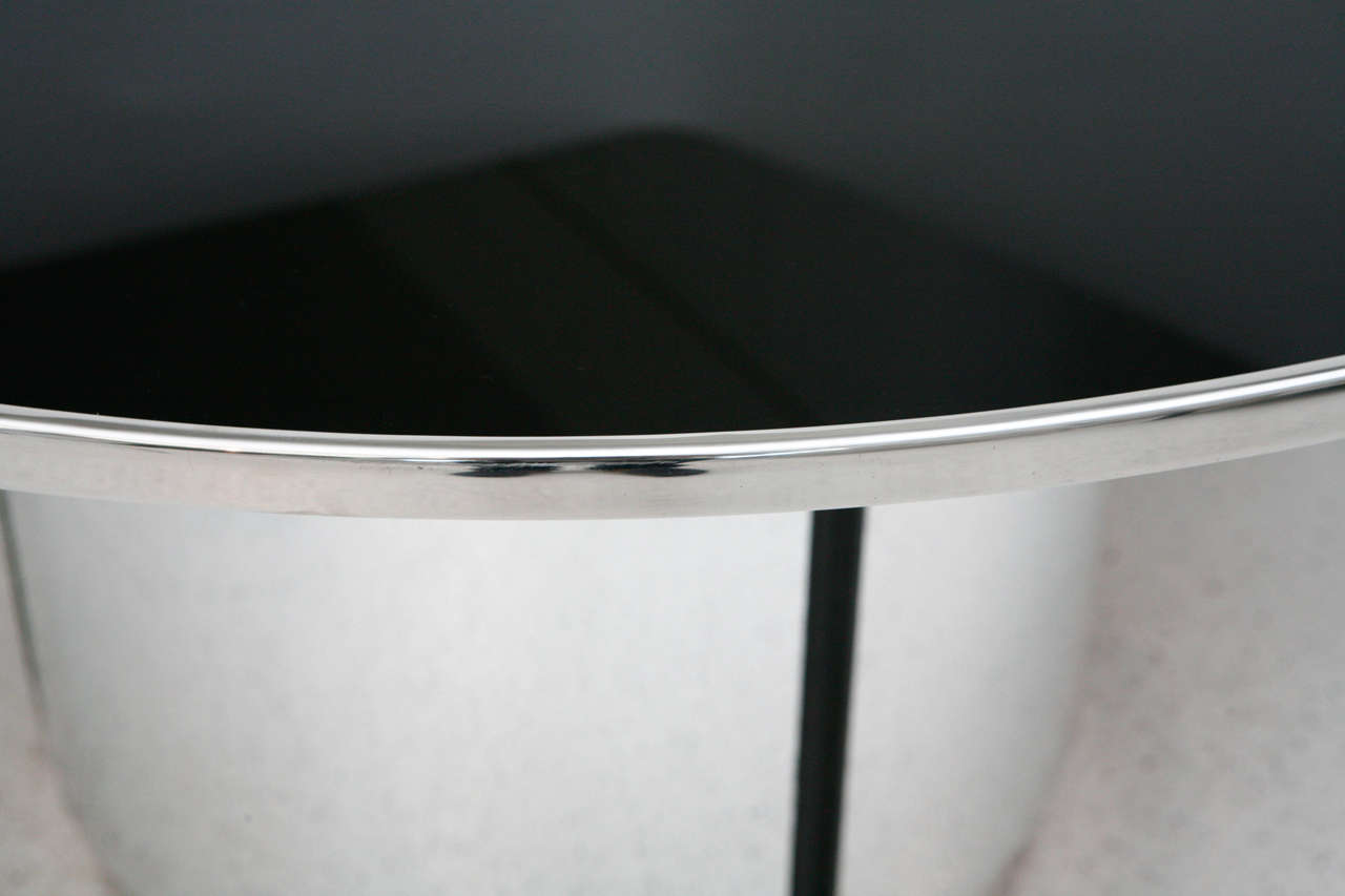 Round Black Glass and Chrome Pedestal Table In Excellent Condition In Palm Desert, CA