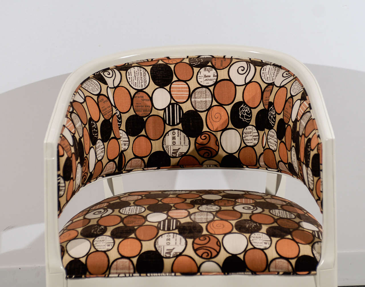 Paar Baker-Sessel im Vintage-Stil mit Fassrückenlehne in cremefarbenem Lack (Unbekannt) im Angebot
