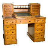 Victorian Oak Kneehole Desk