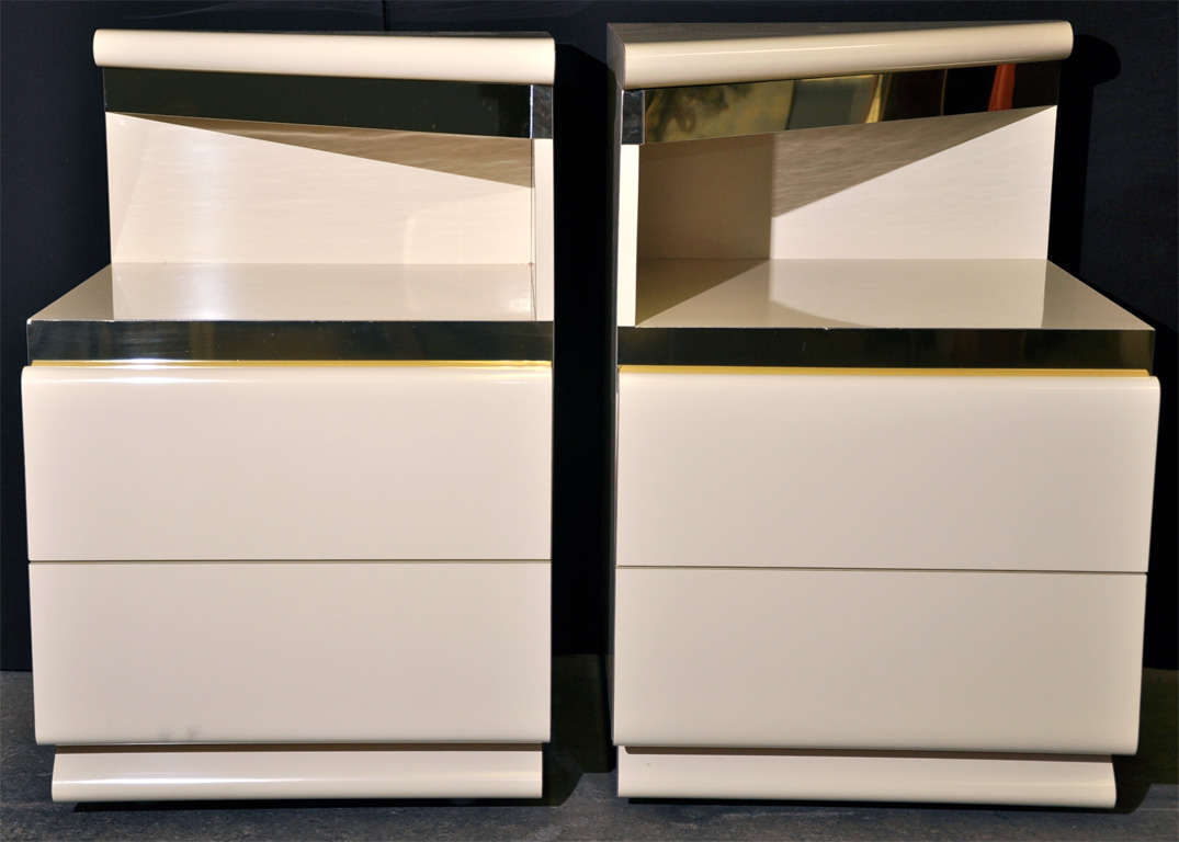 Pair of Soft Cream Formica Nightstands In Excellent Condition In Pasadena, CA