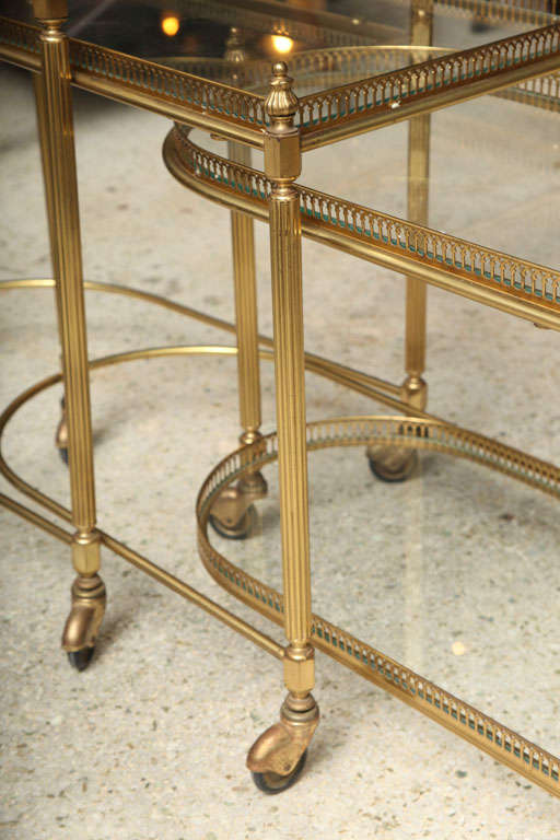 Maison Jansen Brass Rolling Nesting Tables In Excellent Condition For Sale In Hollywood, FL