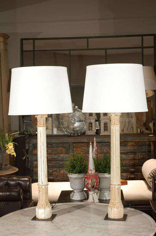 Painted acanthus leaf-carved and fluted column lamp from 19th century France with a custom linen shade.