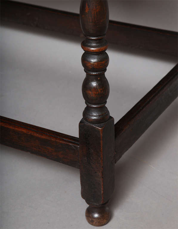 English Oak and Inlaid Walnut Side Table In Good Condition For Sale In Greenwich, CT