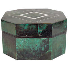 Octagonal, Dyed Penshell Emerald Box with Pearl Inlay