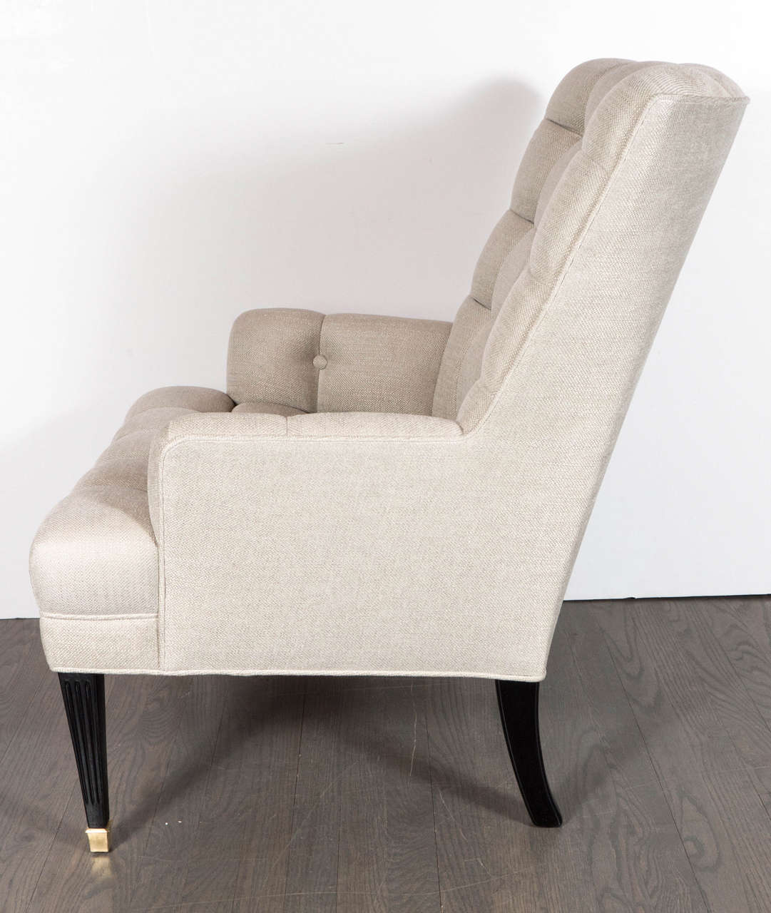 Mid-Century Modern Biscuit Tufted Armchair in the Manner of William Haines In Excellent Condition For Sale In New York, NY