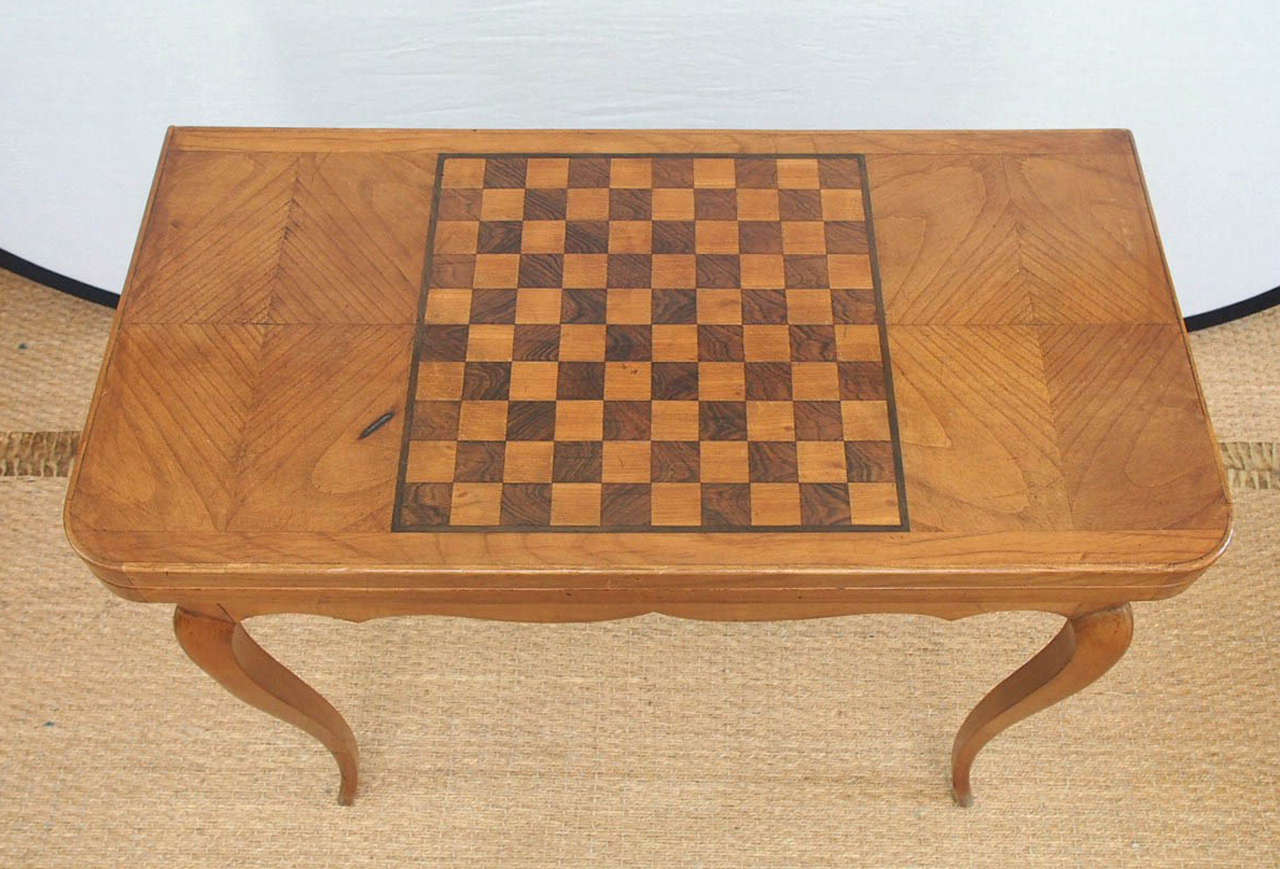 Louis XV Fruitwood Game Table In Excellent Condition For Sale In New Orleans, LA