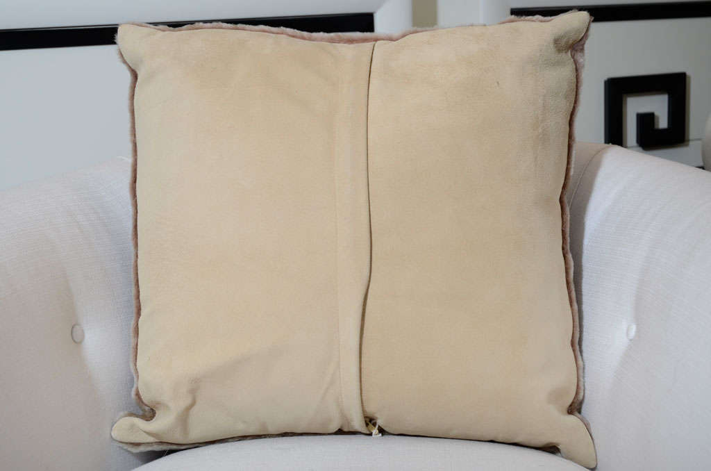 Custom shearling pillow In Excellent Condition In New York, NY