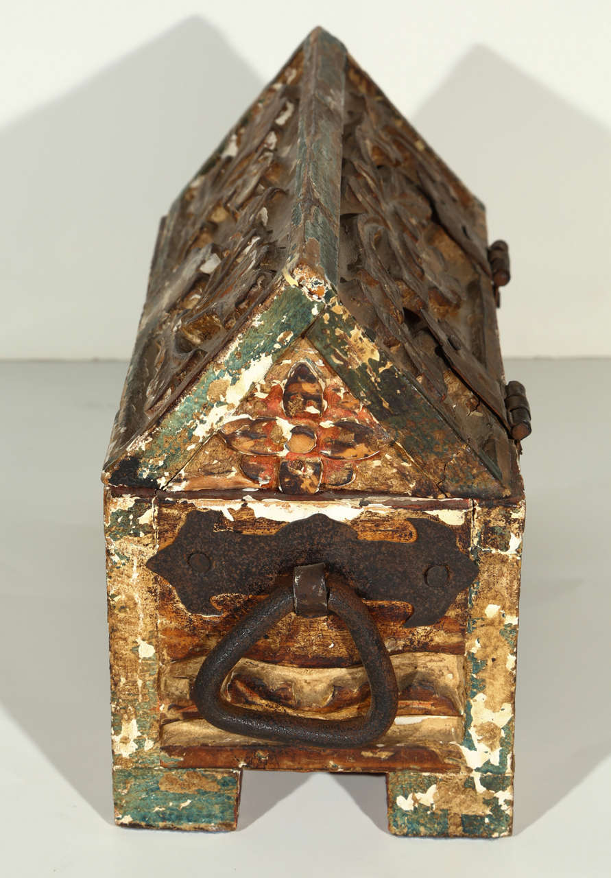 Italian Antique Carved Wooden Painted Box In Distressed Condition In Los Angeles, CA
