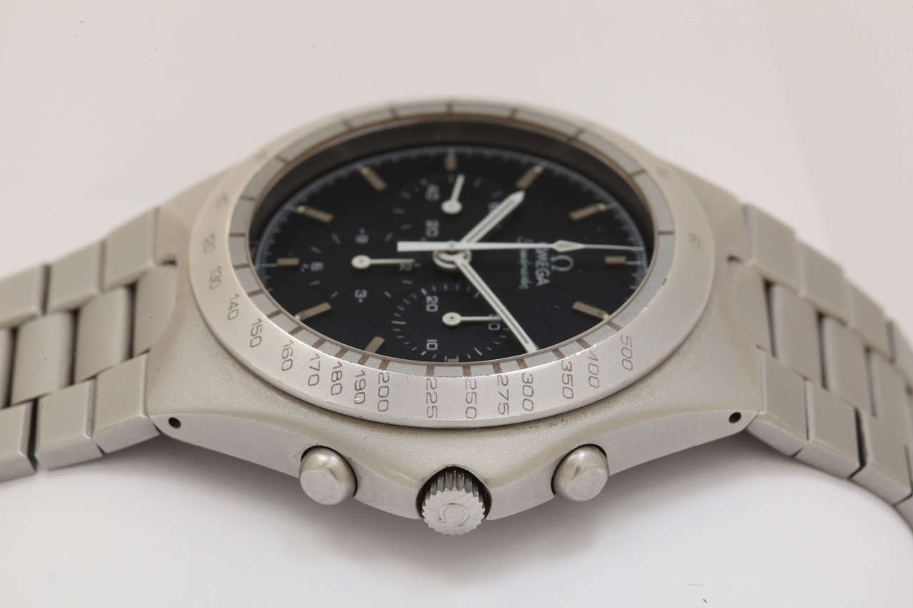 Omega Stainless Steel Speedmaster Mark V Chronograph Wristwatch circa 1982 In Excellent Condition For Sale In New York, NY