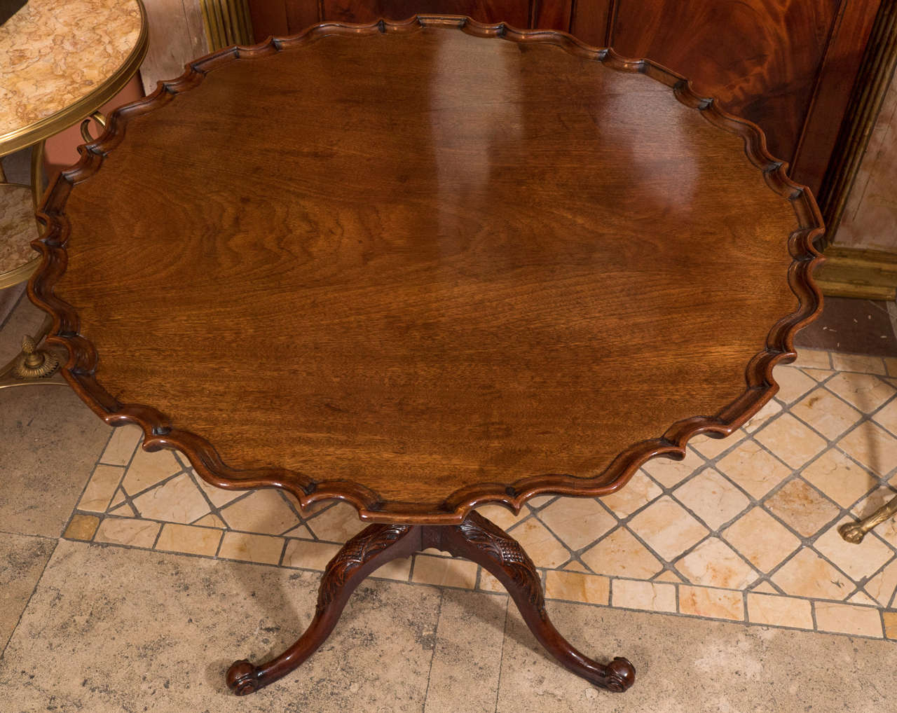 Large George II Carved Pie Crust Table In Good Condition In Westwood, NJ