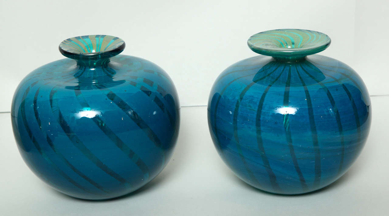 Moderne Collection de vases en verre de studio bleus et verts en vente