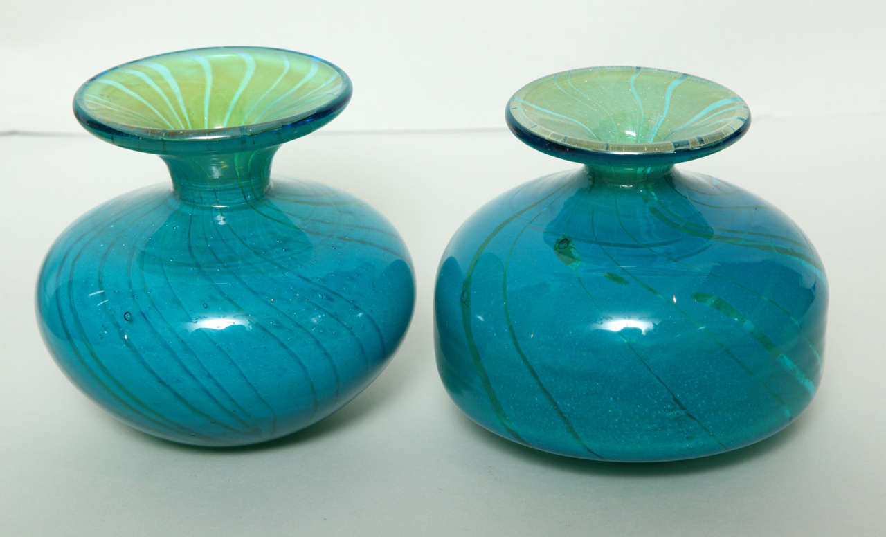 Maltais Collection de vases en verre de studio bleus et verts en vente