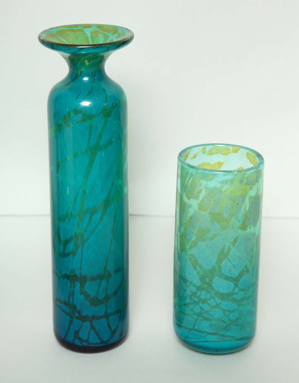 Collection de vases en verre de studio bleus et verts Excellent état - En vente à Greenwich, CT