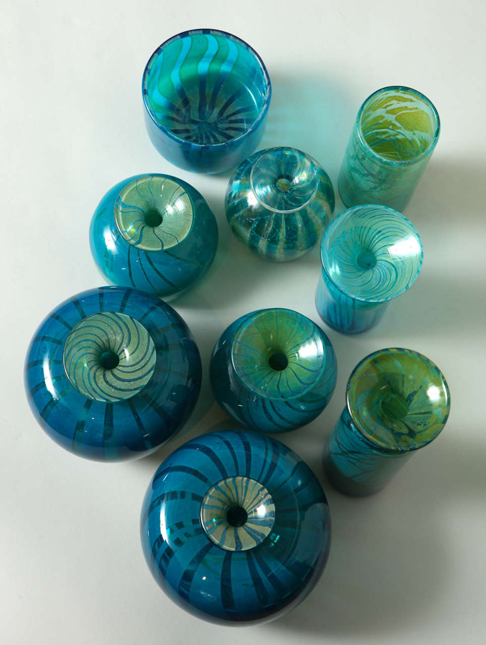 Collection de vases en verre de studio bleus et verts en vente 3