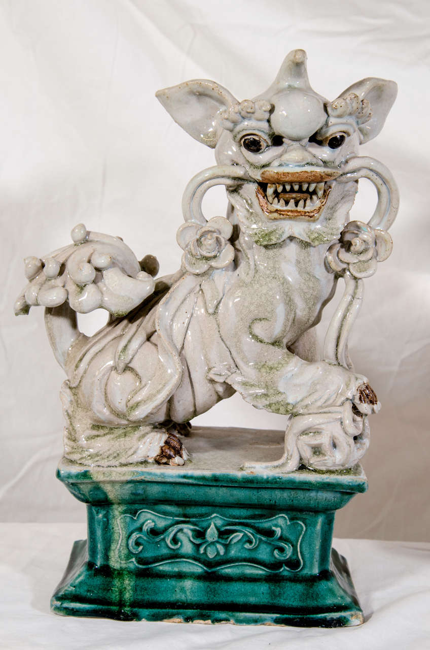 A Pair Of 19th Century Chinese Lions Dogs In Excellent Condition In Katonah, NY