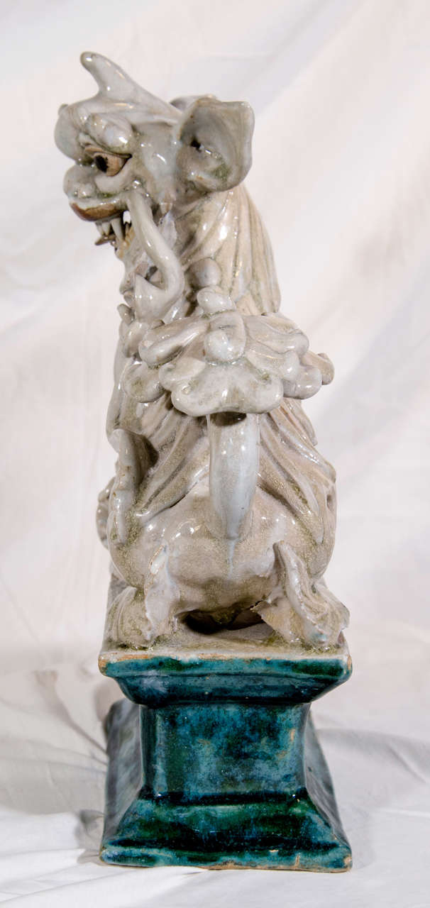 A Pair Of 19th Century Chinese Lions Dogs 6